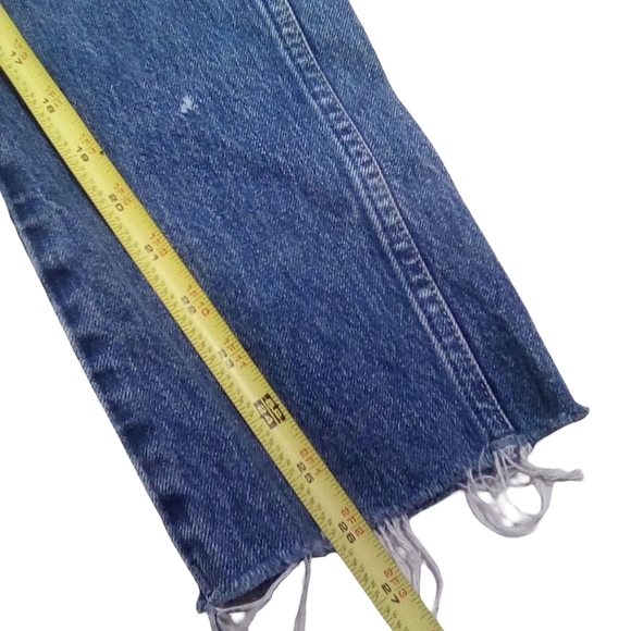 AMO Women's Blue Factory Distressed Raw Hem Jeans Size 24 - Picture 7 of 8